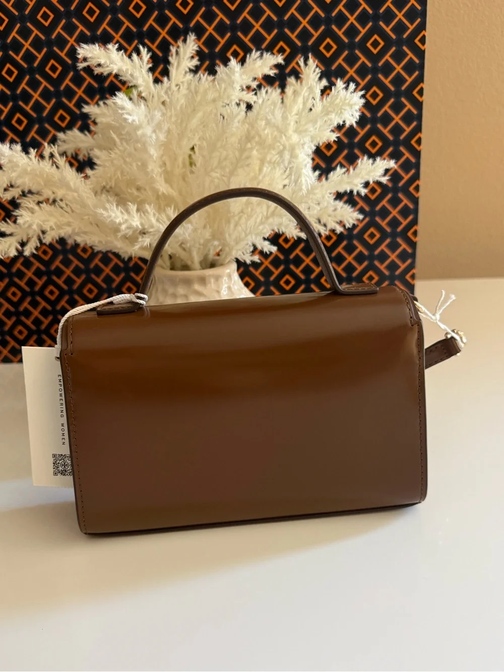 NWT , authentic Tory Burch Emerson smooth mini too handle brown /tan